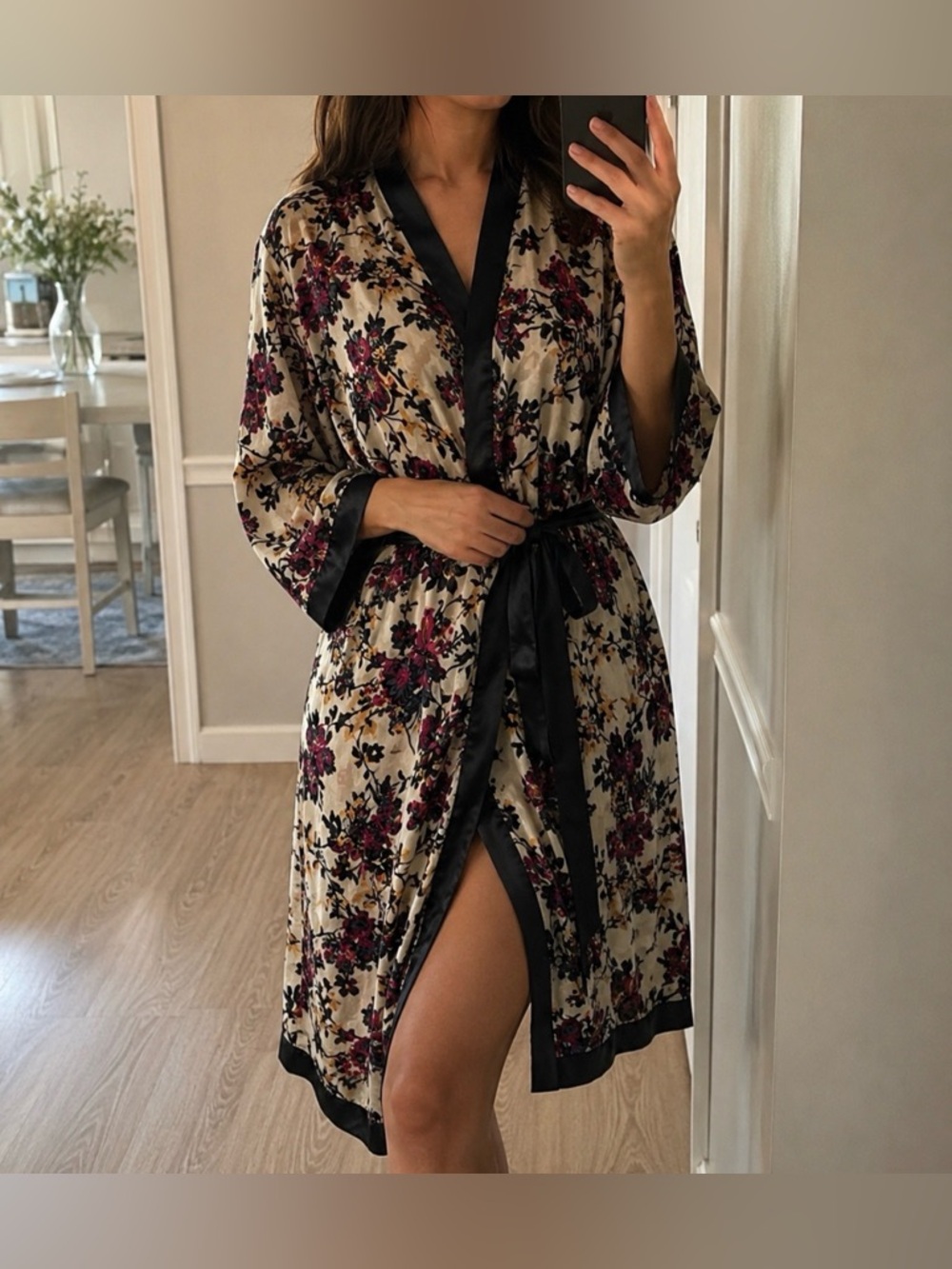 New Tahari floral robe women’s size s